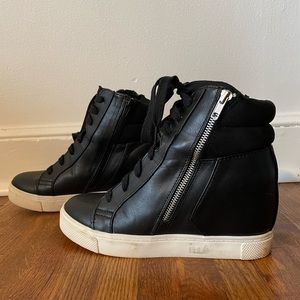 Authentic American Heritage platform sneaker Size 8.5 in good condition!